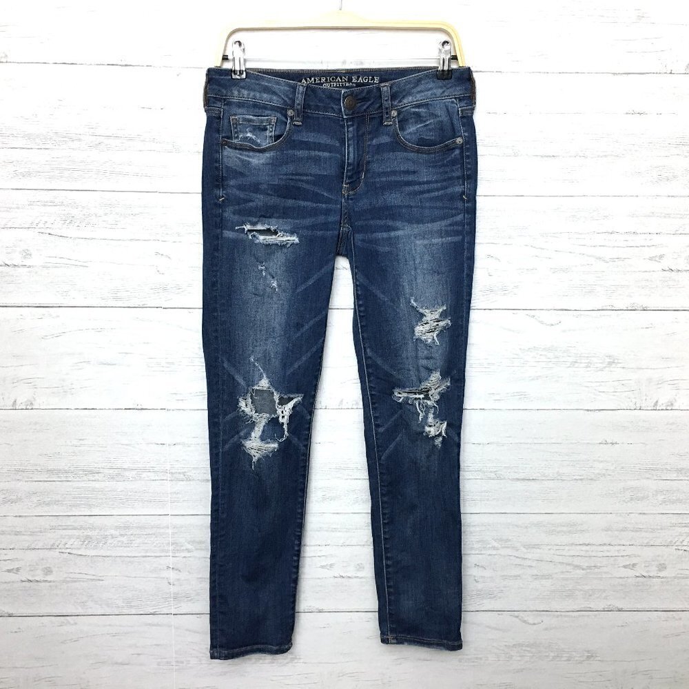 American Eagle Women's Skinny Jeans Super Stretch Distressed size 4 length 28"